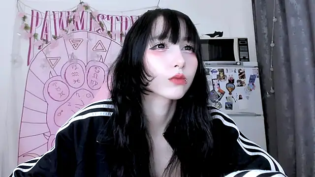 Snapshot of Holy420lolii chatting on May 24, 2:44 pm Holy420lolii online show from May 24, 2:44 pm