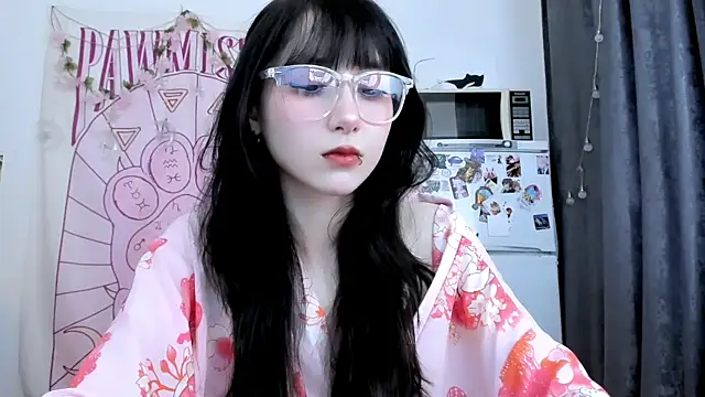 Snapshot of Holy420lolii chatting on June 10, 5:34 pm Holy420lolii online show from June 10, 5:34 pm