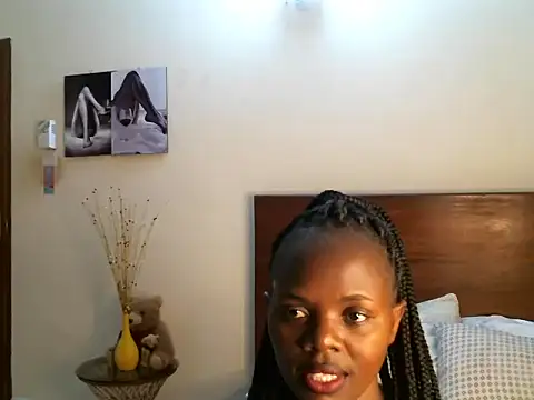 Snapshot of pay_tience chatting on May 18, 6:19 am pay tience online show from May 18, 6:19 am