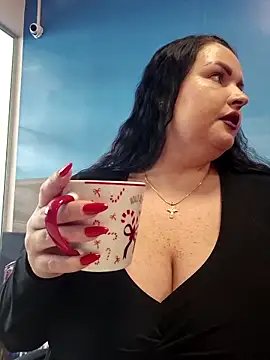 GeorgiaLerox online show from April 10, 1:05 pm