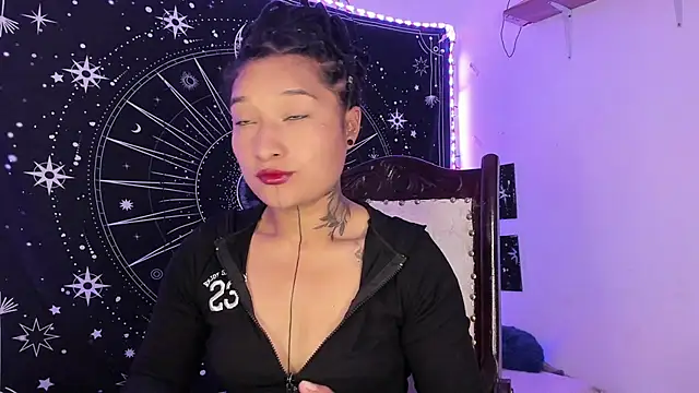 Eva Lee  online show from November 22, 8:35 am