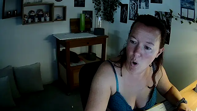 Snapshot of AnyaKrey@xh chatting on October 19, 11:55 am AnyaKreyxh online show from October 19, 11:55 am