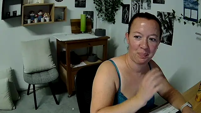 Snapshot of AnyaKrey@xh chatting on October 26, 12:22 pm AnyaKreyxh online show from October 26, 12:22 pm