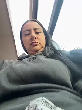 Snapshot of Abril_Luv chatting on April 18, 11:14 am Abril Luv online show from April 18, 11:14 am