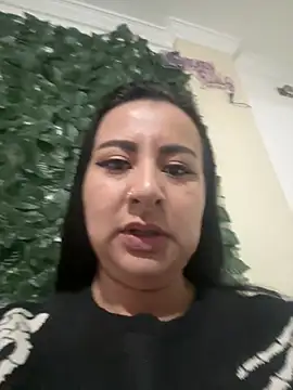 Snapshot of Abril_Luv chatting on April 25, 11:35 am Abril Luv online show from April 25, 11:35 am