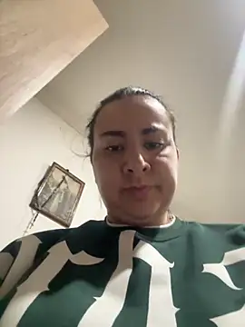 Snapshot of Abril_Luv chatting on May 4, 12:39 am Abril Luv online show from May 4, 12:39 am