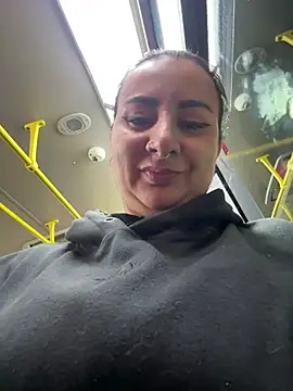 Snapshot of Abril_Luv chatting on May 8, 12:38 am Abril Luv online show from May 8, 12:38 am
