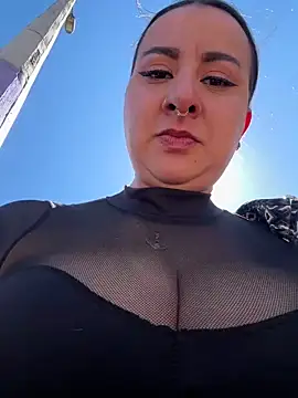 Snapshot of Abril_Luv chatting on May 9, 2:11 pm Abril Luv online show from May 9, 2:11 pm