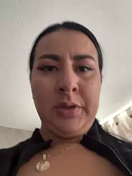 Snapshot of Abril_Luv chatting on May 15, 2:35 pm Abril Luv online show from May 15, 2:35 pm