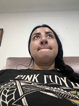 Snapshot of Abril_Luv chatting on May 18, 1:13 am Abril Luv online show from May 18, 1:13 am