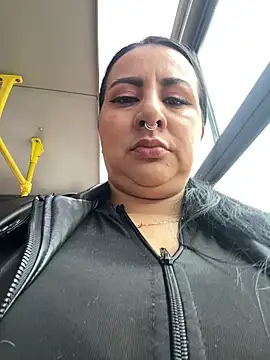 Snapshot of Abril_Luv chatting on May 21, 12:01 pm Abril Luv online show from May 21, 12:01 pm