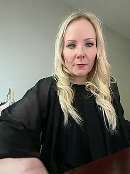Snapshot of Sexual_Lovable_Doll chatting on June 16, 8:11 pm Sexual Lovable Doll online show from June 16, 8:11 pm