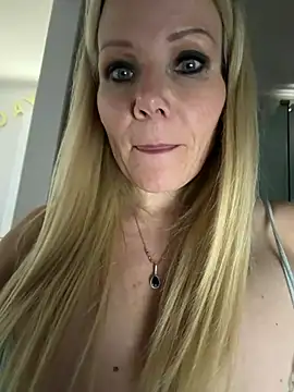 Snapshot of Sexual_Lovable_Doll chatting on August 4, 5:59 pm Sexual Lovable Doll online show from August 4, 5:59 pm