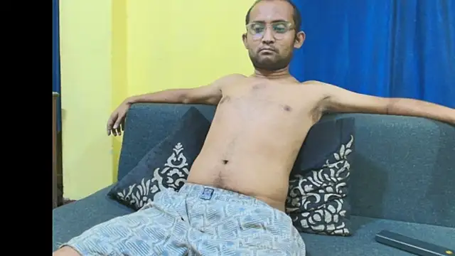 Snapshot of Cute_boy2000 chatting on May 22, 6:57 pm Cute boy2000 online show from May 22, 6:57 pm