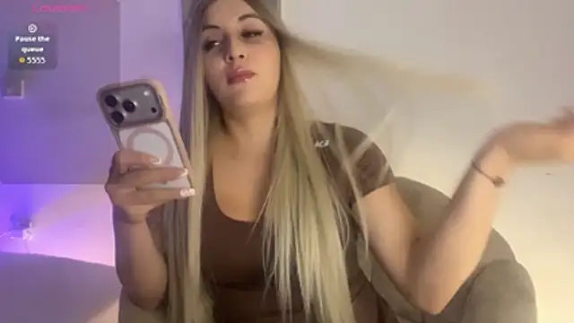 Snapshot of bigclit chatting on May 6, 1:03 am bigclit online show from May 6, 1:03 am
