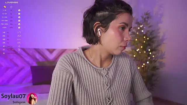 Snapshot of imjess01 chatting on December 2, 1:36 am imjess01 online show from December 2, 1:36 am