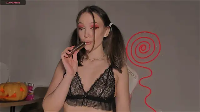 Snapshot of Amelia_Lein chatting on October 31, 9:05 pm Amelia Lein online show from October 31, 9:05 pm