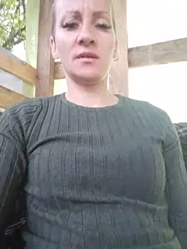 Snapshot of ulika1989 chatting on May 22, 1:39 pm ulika1989 online show from May 22, 1:39 pm