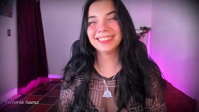 victoriaasaenz  online show from April 1, 1:17 am