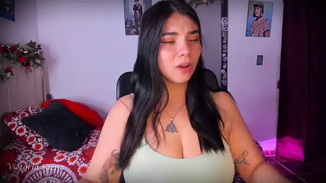 Snapshot of victoriaasaenz_ chatting on May 29, 12:52 am victoriaasaenz online show from May 29, 12:52 am