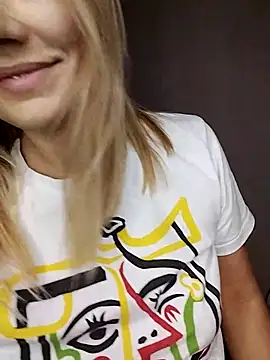 KrissSexi online show from October 27, 5:55 am