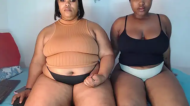 Snapshot of SexyAmeena2002 chatting on January 8, 9:28 pm SexyAmeena2002 online show from January 8, 9:28 pm