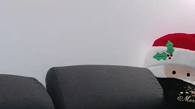 Snapshot of elsiemacks chatting on December 8, 11:19 pm elsiemacks online show from December 8, 11:19 pm