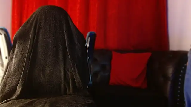 AlbertBernal69 online show from December 18, 2:50 am