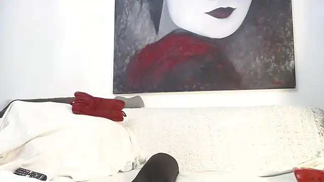 Snapshot of QueenfeeKaterina chatting on April 24, 1:19 am QueenfeeKaterina online show from April 24, 1:19 am