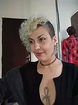 MariLouM online show from July 8, 5:17 pm