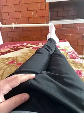 Snapshot of mihaixxx1 chatting on April 5, 12:35 pm mihaixxx1 online show from April 5, 12:35 pm