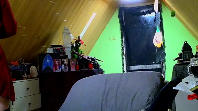 Snapshot of xNaughtyNatali chatting on January 11, 12:37 am xNaughtyNatali online show from January 11, 12:37 am