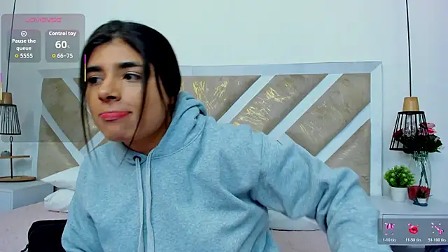 ZiaCalifa online show from March 3, 10:54 am