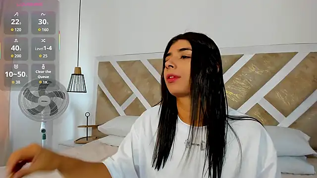 ZiaCalifa online show from March 27, 2:39 pm