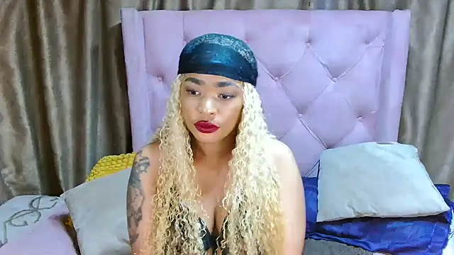 Snapshot of AFRICANGODDESSXXX chatting on September 27, 9:42 pm AFRICANGODDESSXXX online show from September 27, 9:42 pm