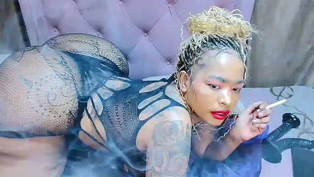 Snapshot of AFRICANGODDESSXXX chatting on October 22, 11:48 pm AFRICANGODDESSXXX online show from October 22, 11:48 pm