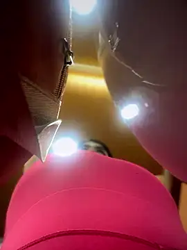 Snapshot of Insane_Issa chatting on December 6, 1:33 pm Insane Issa online show from December 6, 1:33 pm