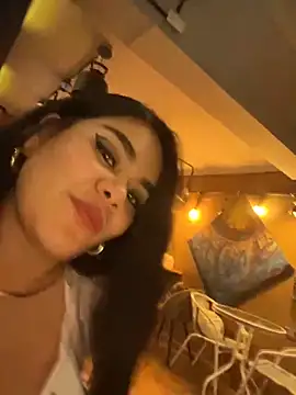 Snapshot of Insane_Issa chatting on December 8, 10:25 pm Insane Issa online show from December 8, 10:25 pm