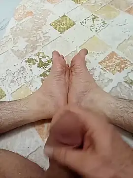 Snapshot of Hardapple01 chatting on February 11, 10:04 pm Hardapple01 online show from February 11, 10:04 pm