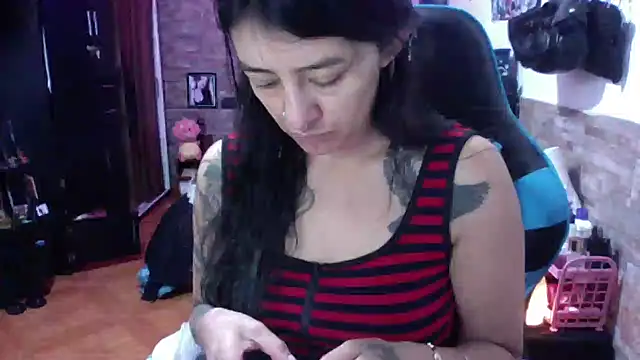 AngelaQueen  online show from June 3, 4:01 pm