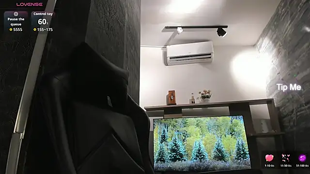 LunaBaker-1 online show from December 2, 8:37 pm