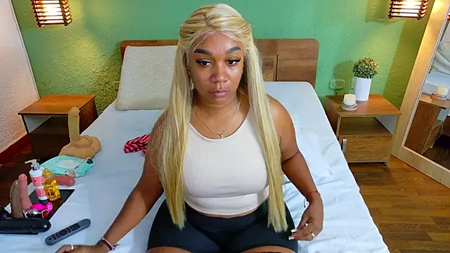 dannaahbrown online show from March 5, 7:49 pm