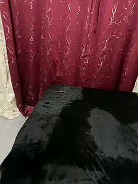 Snapshot of LuscousPussy chatting on March 6, 4:28 pm LuscousPussy online show from March 6, 4:28 pm