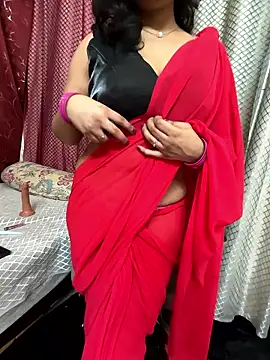 Snapshot of LuscousPussy chatting on January 5, 8:01 pm LuscousPussy online show from January 5, 8:01 pm