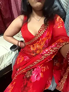 Snapshot of LuscousPussy chatting on January 8, 9:28 pm LuscousPussy online show from January 8, 9:28 pm