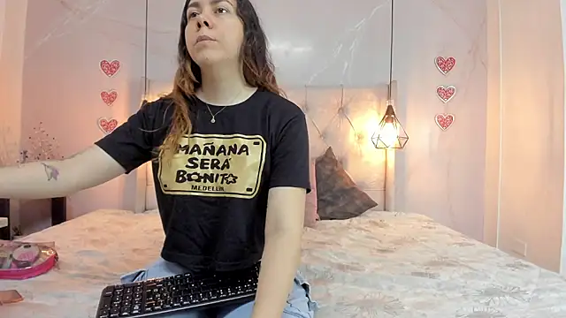Snapshot of SakuraLee_ chatting on July 6, 1:19 pm SakuraLee online show from July 6, 1:19 pm