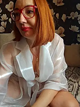 Snapshot of LybovNTV chatting on February 8, 5:40 am LybovNTV online show from February 8, 5:40 am