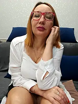 Snapshot of LybovNTV chatting on October 17, 2:37 am LybovNTV online show from October 17, 2:37 am