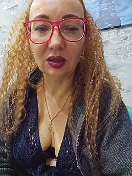 Snapshot of LybovNTV chatting on November 8, 3:50 am LybovNTV online show from November 8, 3:50 am