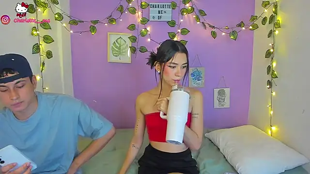 Snapshot of charlottte_queen chatting on January 15, 10:02 pm charlottte queen online show from January 15, 10:02 pm